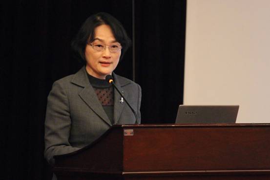 演員秦樾,演員秦樾，從舞臺到熒屏，變化中的自信與成就之光