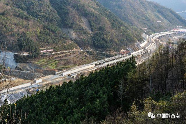 貴州羅望高速建設(shè)進(jìn)展順利，領(lǐng)略自然美景之旅啟動